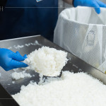 米飯使用「新業(yè)一畝田」-認(rèn)養(yǎng)霧峰小農(nóng)的無(wú)毒香米，將這份來(lái)自田間的祝福，化為餐桌上溫暖的陪伴，成為善的循環(huán)。