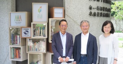 臺中文學館破百萬人次 建商贈書席再添美好關係